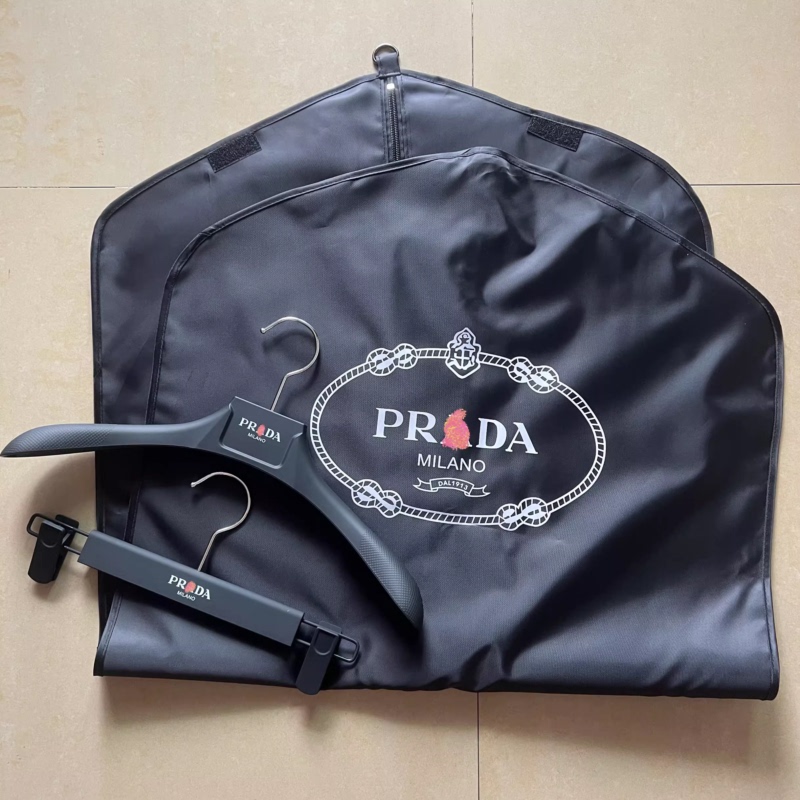 In-Stock Pra*A Hanger Dust Cover, High-End Hanger, Non-Marking, Non-Bulging, Prada Dust Cover Storage Bag in Stock