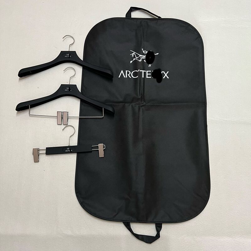 Original High-End Clothes Hangers in Stock, Photo Display Hangers, Outdoor Clothing Hangers, Dustproof Bags for Jackets