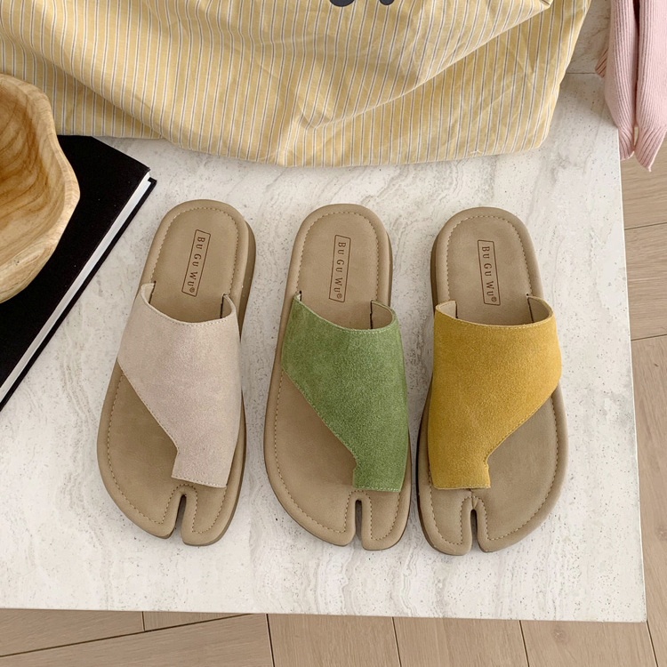 Buguwu Genuine Leather Thong Sandals for Women, Summer Outdoor Wear, Retro Flat Split-Toe Shoes, Versatile Yellow Thick-Soled Flip-Flops