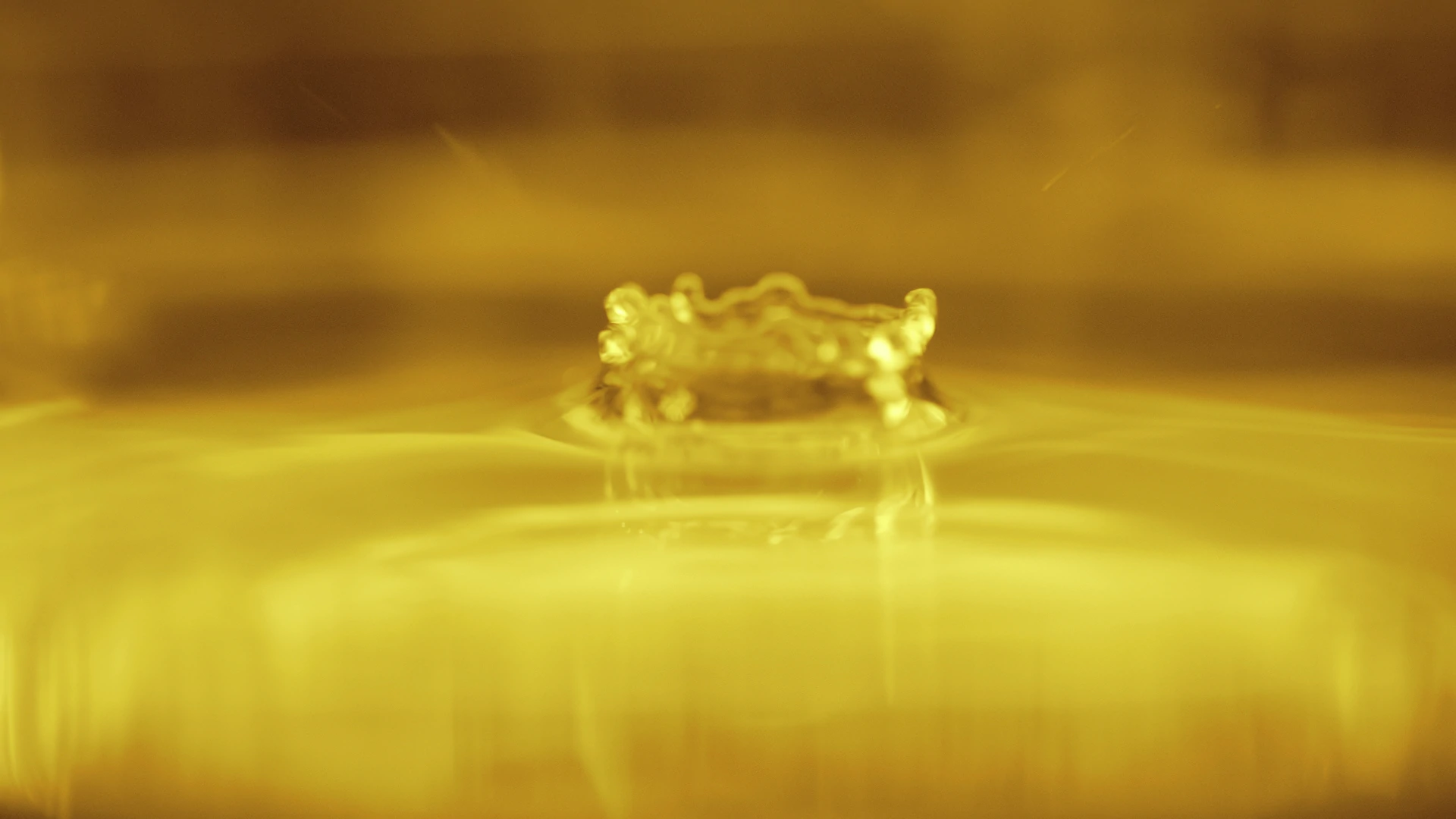 【实拍视频】一滴化妆品精华油精华液落入皮肤保湿化妆品配方天然护肤品-PoseAe