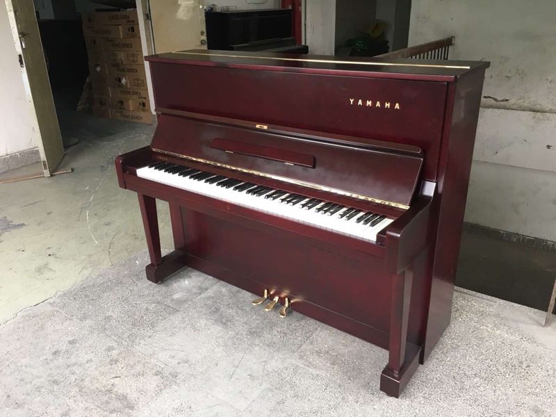 Nhật Bản nhập khẩu đàn piano thẳng đứng Yamaha U1D dành cho người mới bắt đầu chơi thử đàn piano mini