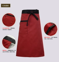 Красное пальто и черный фартук