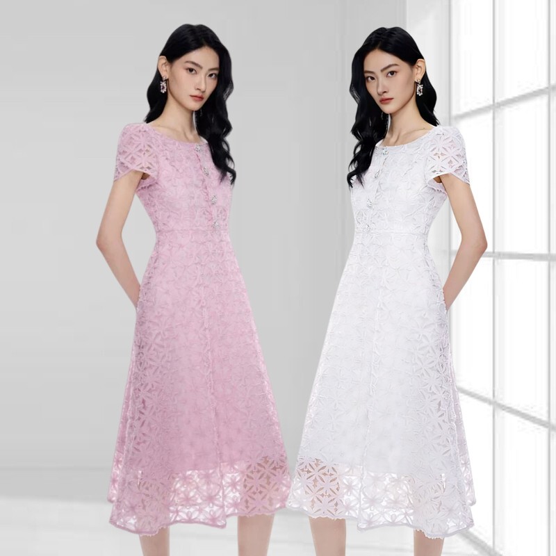 Langjia Mall's Same Style Women's Clothing 2026 Summer New Three-Dimensional Floral Resort-Style Waist-Cinching Embroidered Long Dress
