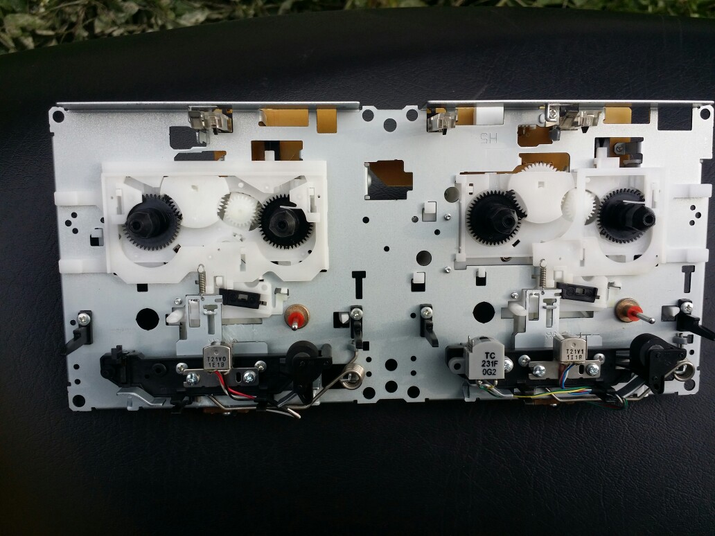 Japan's new dual-card power transfer recorder two-way movement self-flipping tape movement recorder deck