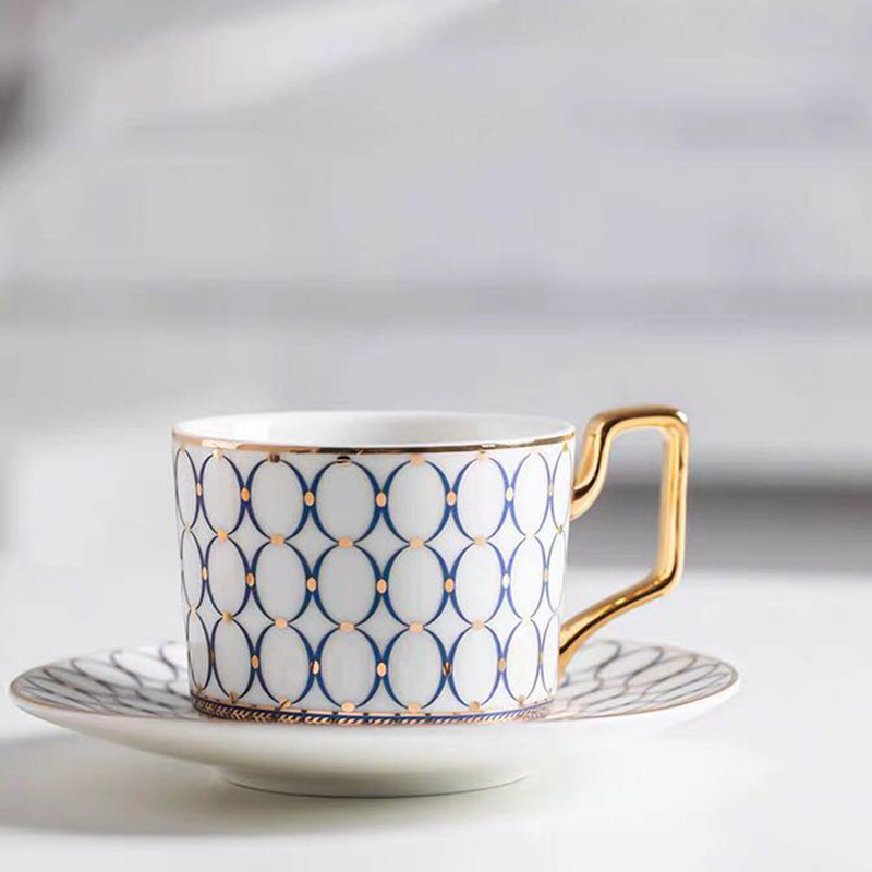 Net red coffee cup European style small lavish and luxurious ceramic bone porcelain dinghy style Lower afternoon tea tea cup disc suit