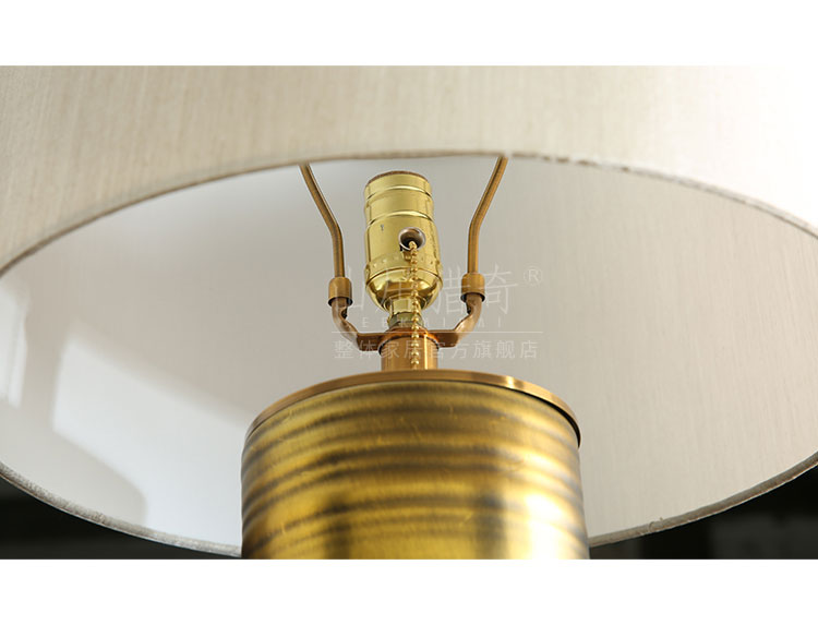 Gold retro storage tank ceramic desk lamp is placed between study example household soft adornment of I sitting room