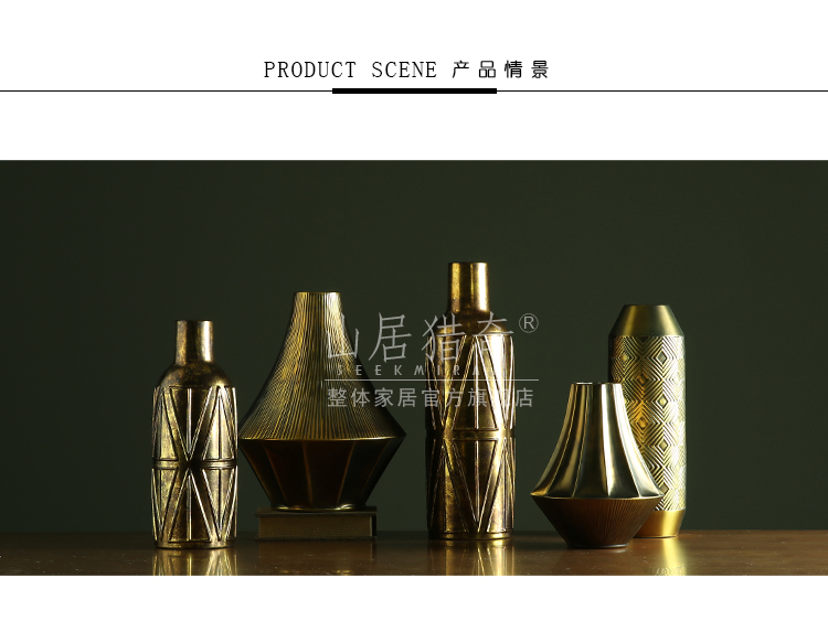 Method of American new classic gold furnishing articles sitting room blue porcelain vase of flowers of TV bar face geometry creative floral outraged