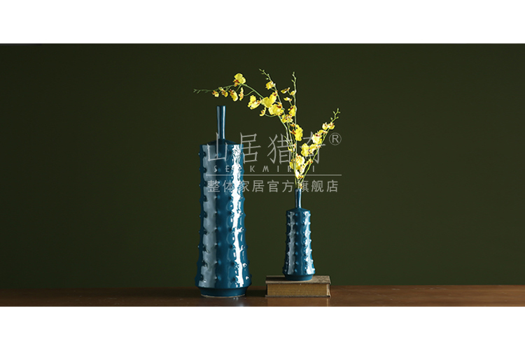 Modern light soft outfit display furnishing articles American key-2 luxury designers mock up room sitting room art flower arranging ceramic vase