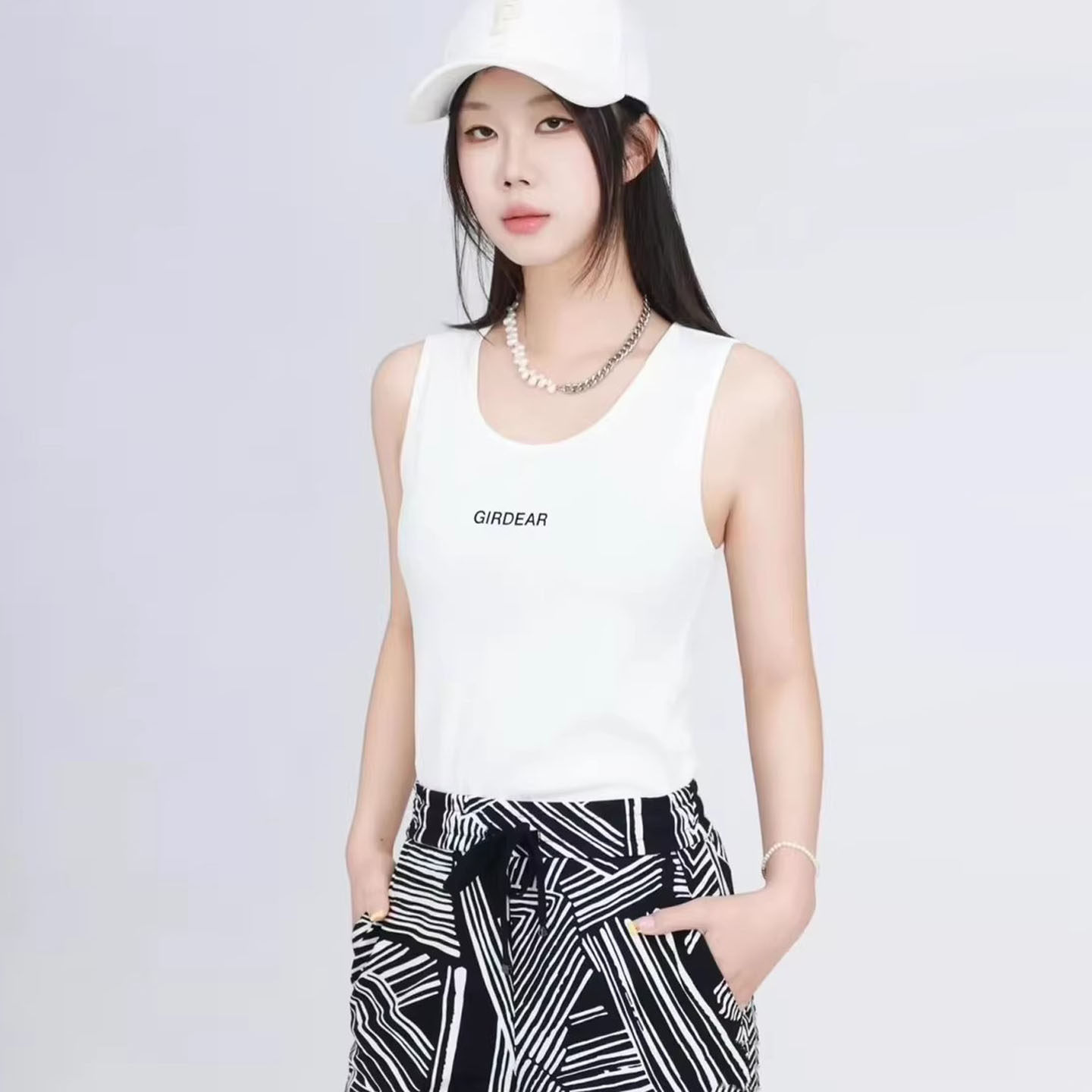 哥弟女装2026春夏季爆款洋气字母修身百搭打底无袖背心上衣130015