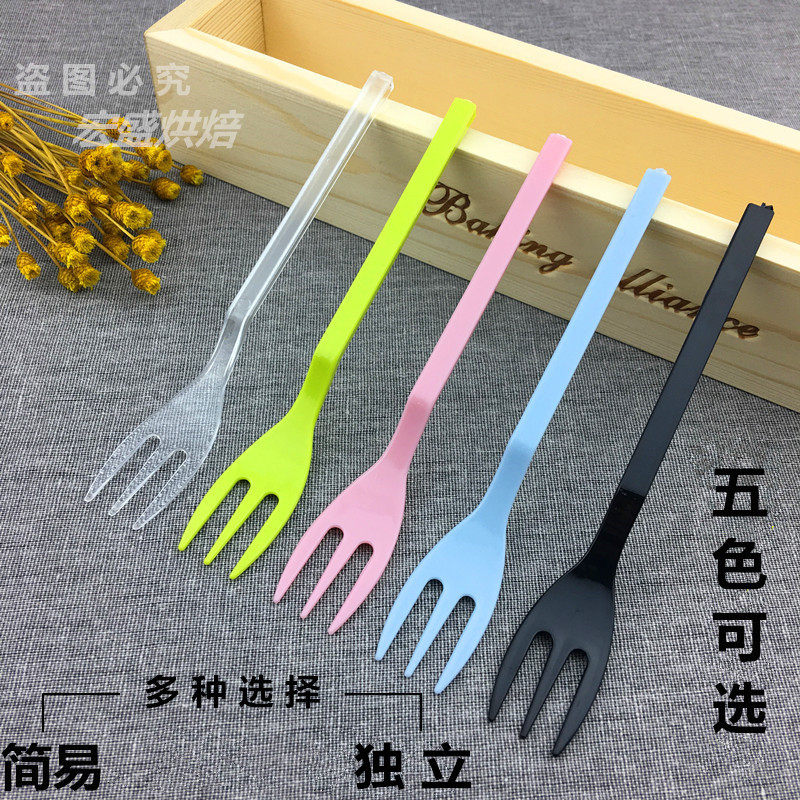 Disposable color fork thickens a thickening piece of West fork fruit fork fork for three - tooth fork 100 packed