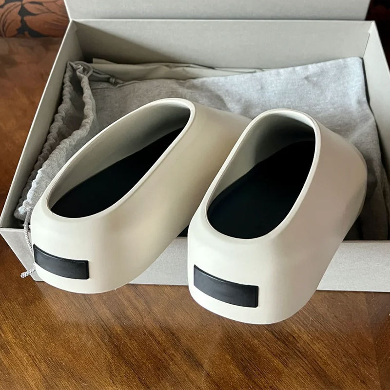 Fog Slip-On Slippers with a Stepping-On-Clouds Feel, New Summer Style for Women, Thick-Soled, Non-Slip, Odor-Resistant, Home Casual Sandals for Men, Height-Increasing