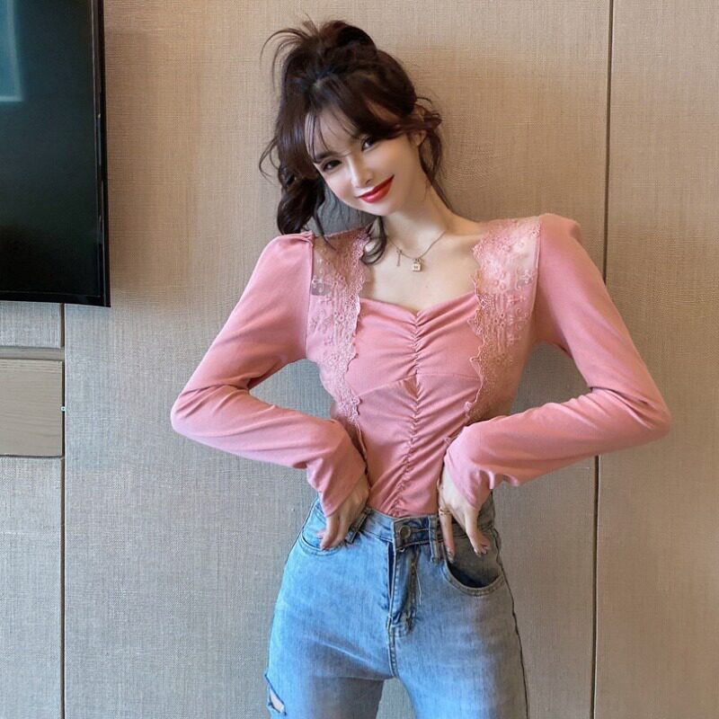 Vanyalace played a new Han-style long-sleeve T-shirt by the winter and wearing gold velvet pink coat