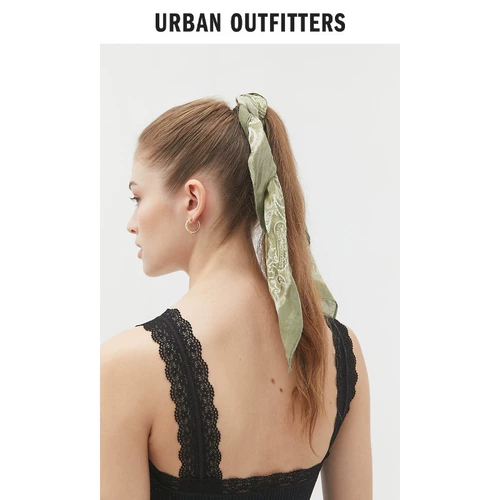 Свежий галстук -ветер, модный платок, городские накиды