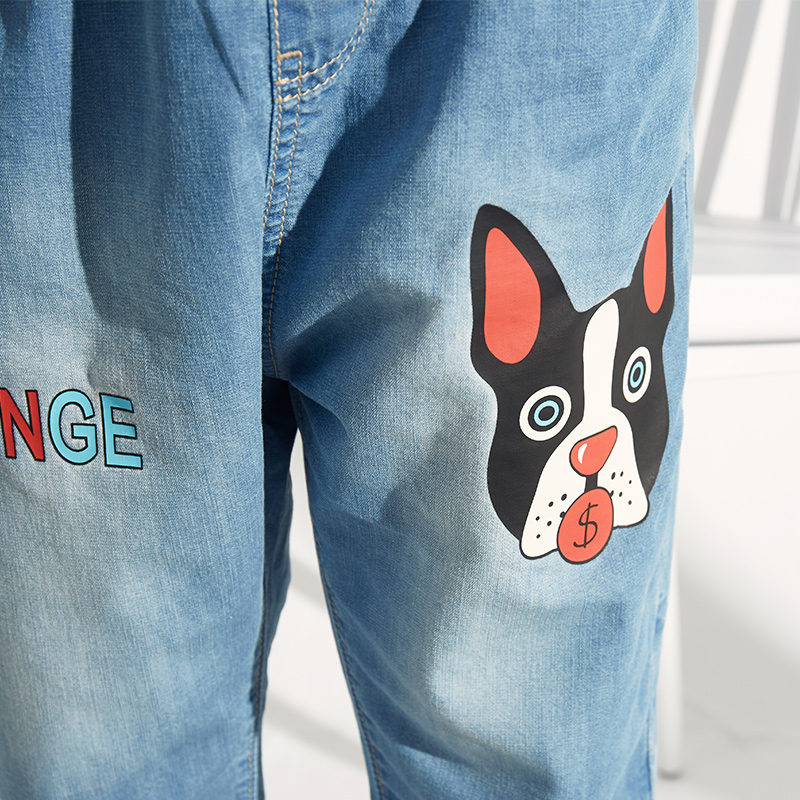 A21 trẻ em ăn mặc mùa hè nam 2020 mới Tide quần Loose Cartoon Thư Printhar Jeans.