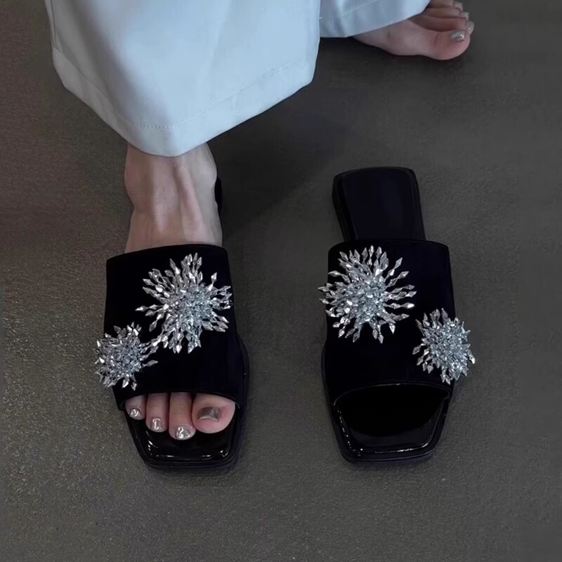 Sheepskin Version ~ Niche Design New Style Rhinestone Square-Toe Floral Open-Toe Slippers for Women, Versatile Commuting Slip-On Slippers