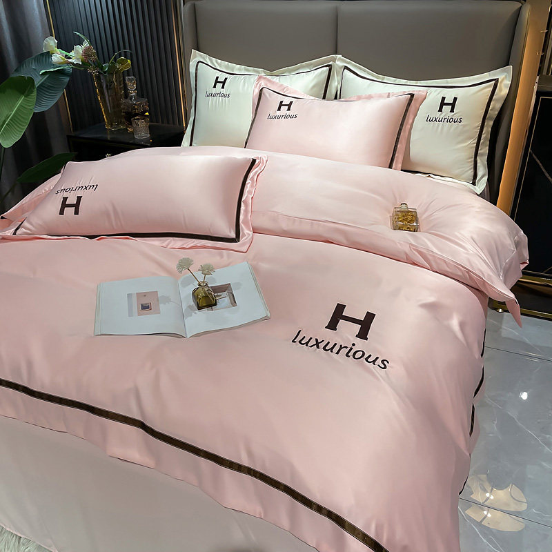 Small red book recommended minimalist bed Ogasawara four sets European-style pure colour quilt cover bed linen naked and luxurious bed bedding