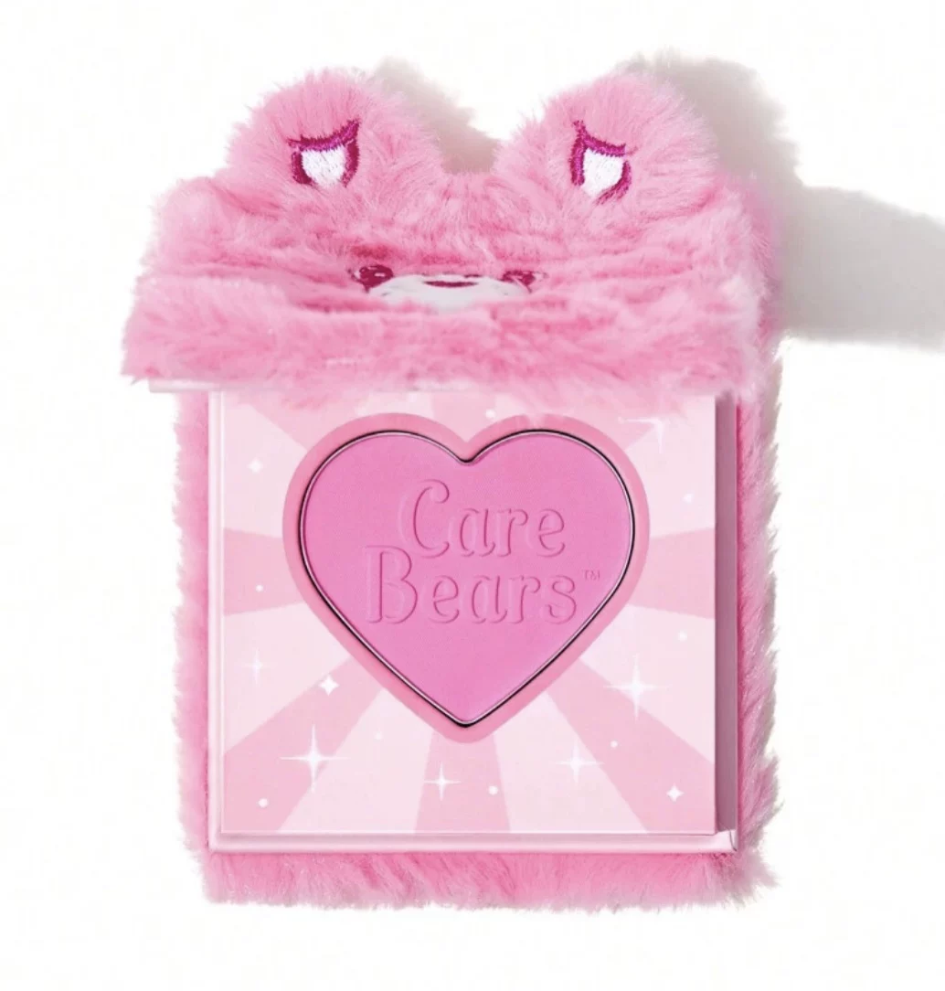 Набор макияжа SHEGLAM x Care Bears — палетка теней, румяна и хайлайтер в плюшевом футляре