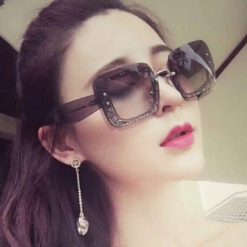 Kính râm mới nữ ngôi sao kính râm sáng bóng khung màu đỏ Chu Dương Khánh với kính râm thời trang lyys store