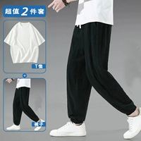 Черная белая футболка