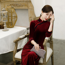 Long golden velvet cheongsam young girl retro Chinese style seven-point sleeve thin cheongsam dress elegant