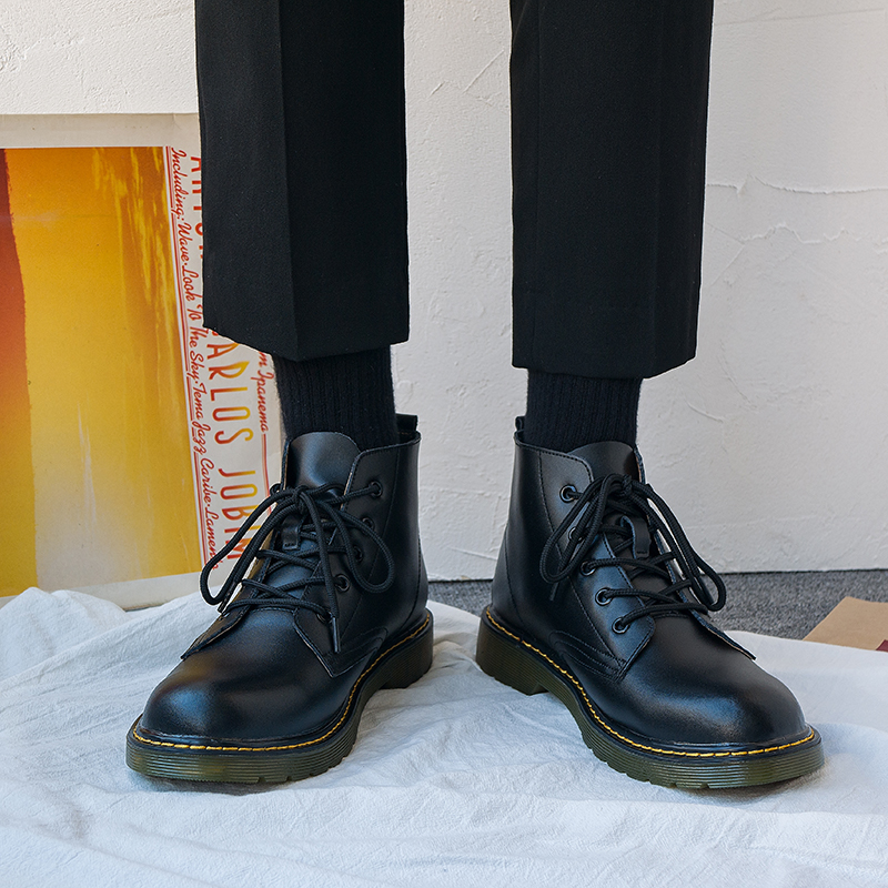 Autumn black leather high gang martin boots in British retro to help boots and handsome locomotive boots