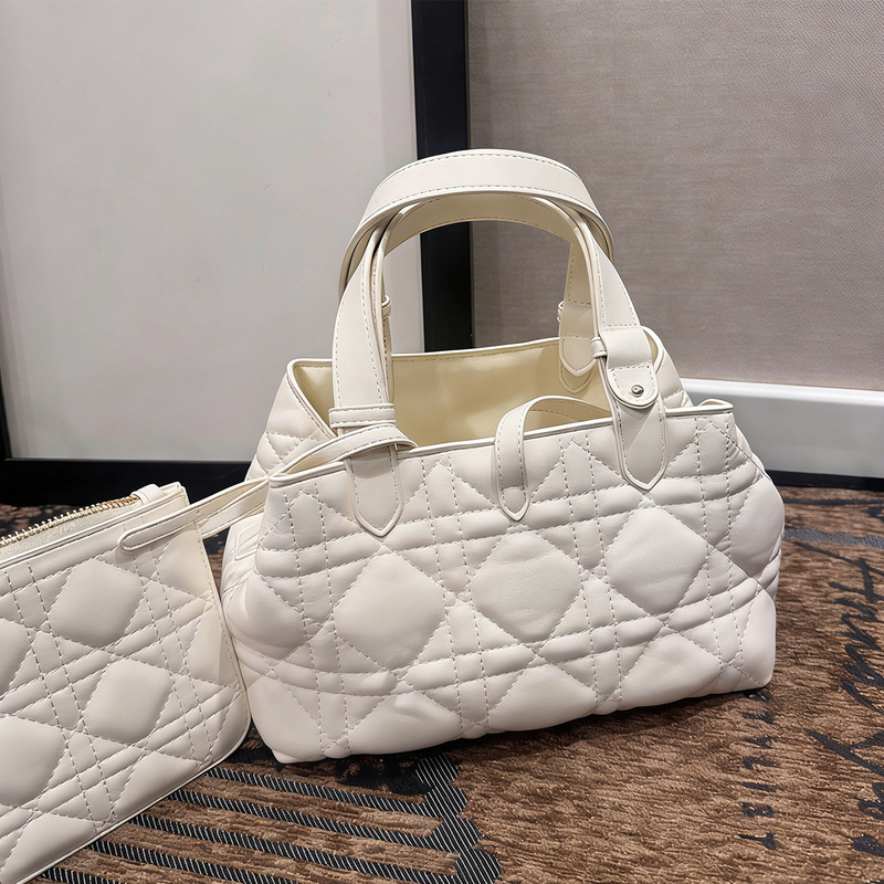 Indigenous Style Quilted Tote Bag Commuter Bag 2026 Spring/Summer New Women's Shoulder Bag Underarm Bag