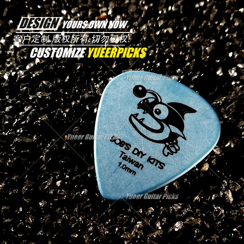 TAIWAN custom standard guitar bakelite non-slip wear-resistant speed bomb scrub guitar picks0 73MM