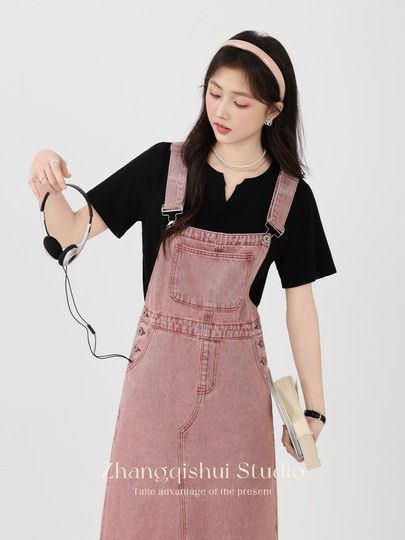张汽水《美式周末》夏季新款小个子休闲脏粉色牛仔背带连衣长裙女