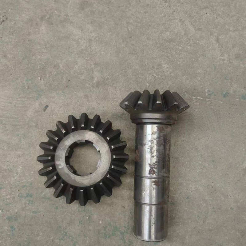 21 Models of Scrap Iron Four-Row Harvester Cutting Platform Gearbox Gear Shaft 13-Tooth Bevel Gear 20-Tooth Bevel Gear Transfer Case Gear