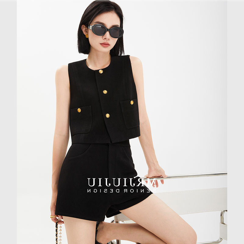 Secret Realm Black Fashionable Outfit for Women: Summer Thin Simple Style Sleeveless Vest Jacket and High-Waisted Shorts Two-Piece Set