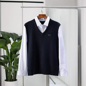 Light business fake two contrasting plaid shirt collar sweater Light business fake two contrasting plaid shirt collar sweater