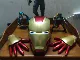 Thực tế 1: 1 đeo găng tay sắt Iron Man cosplay trẻ em người lớn áo giáp dạ quang mô hình đồ chơi cosplay mitsuri