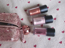 U.S. special offer mac charm can three-color pearlescent mini eye shadow powder set mermaid Ji color micro flash cosmetic bag