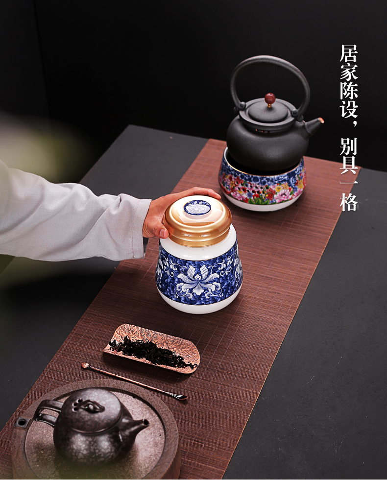 Old &, blue and white porcelain large white gourd shape caddy fixings ceramic seal storage tanks in bulk black tea tea pot