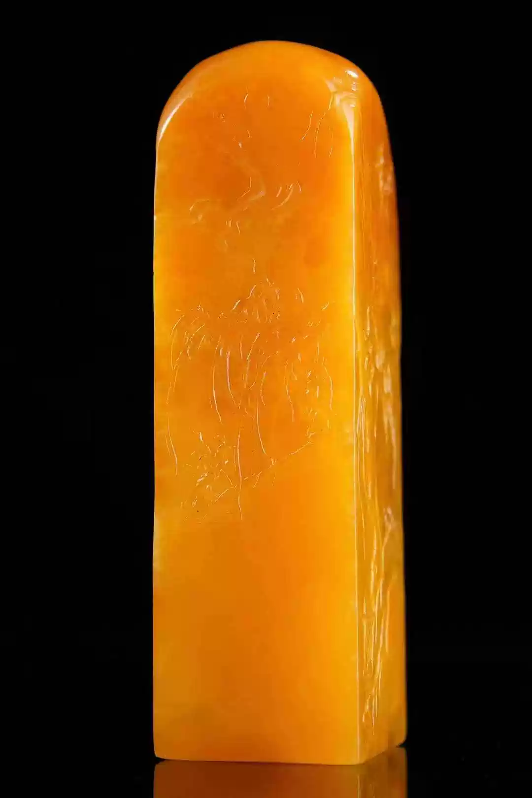 寿山石田黄石印章1点395g TA1155 石中之帝”的田黄寿山石有多大本领？新刻的石印章凭什么值这个价？【鉴