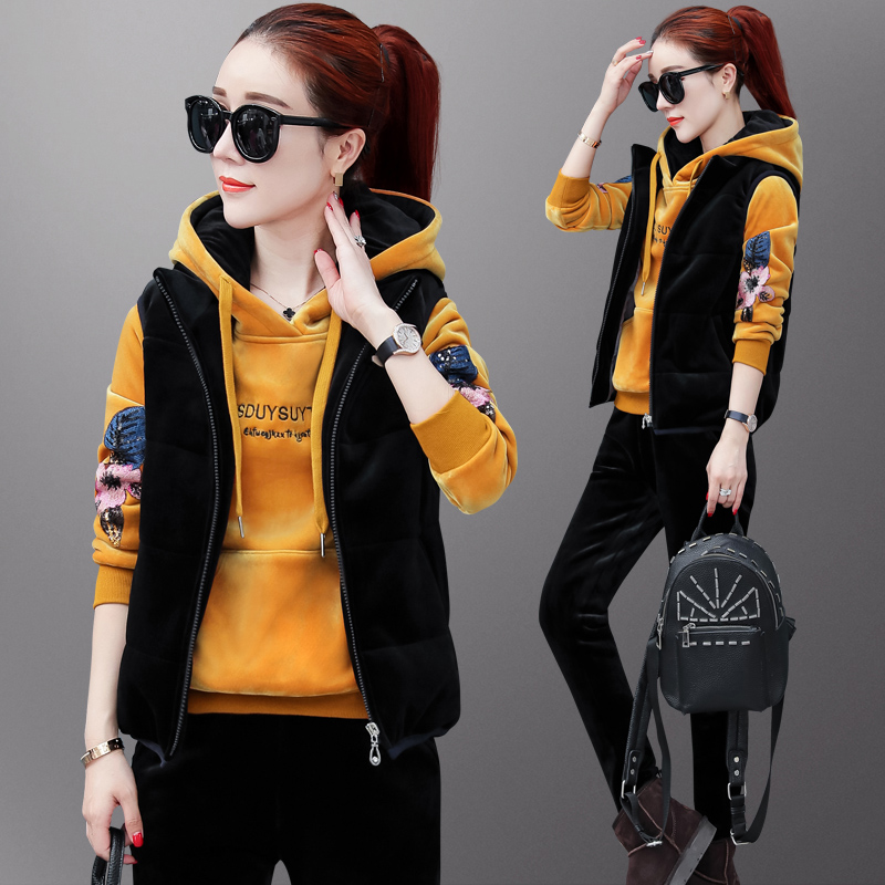 Plus Fleece Thickened Sports Suit Women Autumn Winter 2021 New Fashion Winter Gold Velvet Clothing Casual Three Style Suits