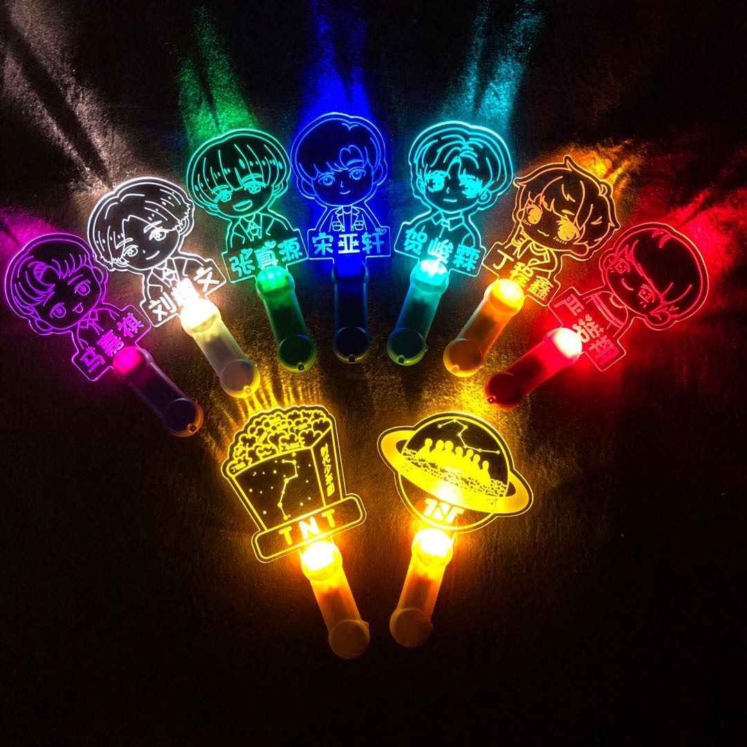 Times Youth League TNT Song Yaxuan Yan Haoxiang Liu Yaowen Ding Chengxin Ma Jiaqi Glow stick hand lamp with the same style