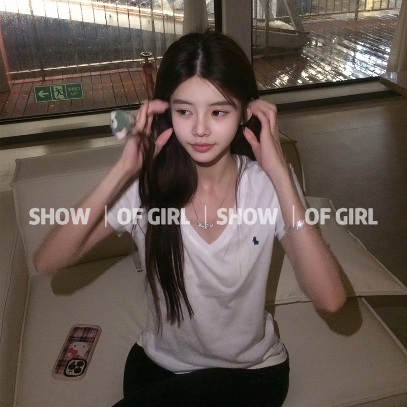Show of Girl 3/7 Hot-Selling Items Are Now Available! Celebrity Style! Embroidered V-Neck Short Sleeves Show of Girl 3/7 Hot-Selling Items Are Now Available! Celebrity Style! Embroidered V-Neck Short Sleeves