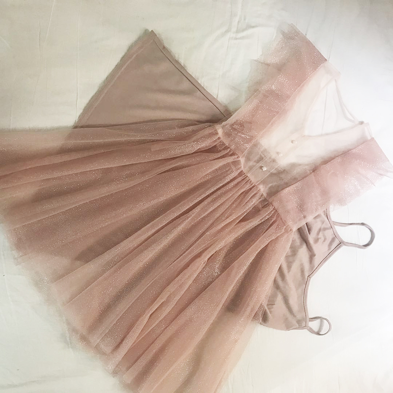 VK旗艦店 韓國風名媛V領拼接閃閃網紗短版無袖洋裝