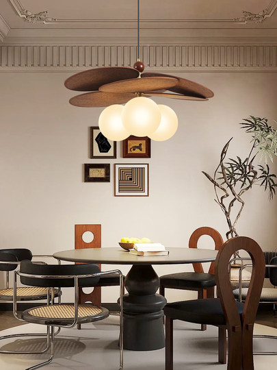 French Mid-Century Style Rattan Dining Room Chandelier, Retro Wabi-Sabi Style Japanese Dining Table Bar Counter Creative Magic Bean Bedroom Chandelier