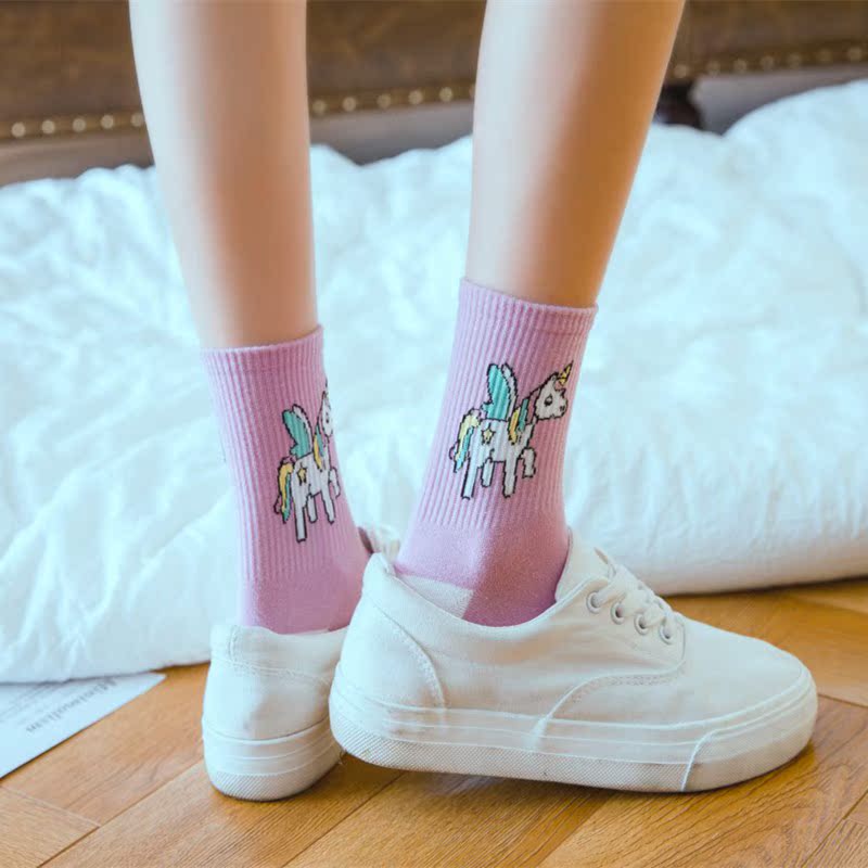 Màu đỏ kỳ lân trong vớ ống nữ mùa thu mới đường phố thương hiệu cá tính vớ cotton thể thao nữ vớ in bán vớ các loại