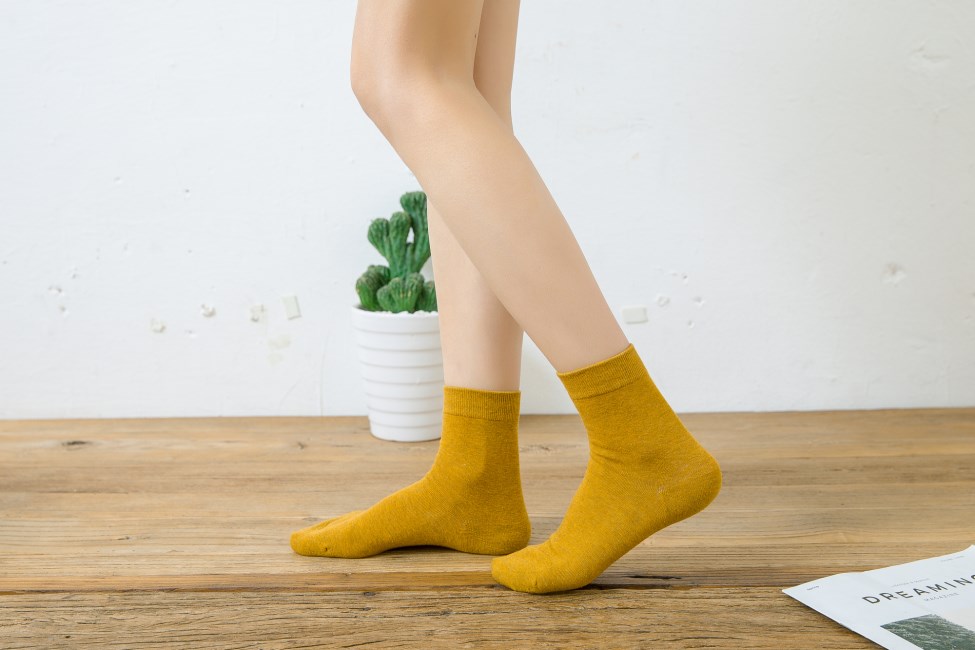 Giữa vớ ống mùa hè phần mỏng ladies socks Hàn Quốc thể thao màu rắn khử mùi cotton thoáng khí phụ nữ vớ