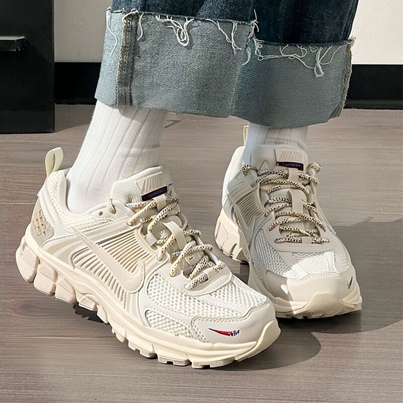 Inter丨Nike Nike Women's Shoes Retro Running Casual Shoes Vomero 5 Children's Sports Shoes Dad Shoes Inter丨Nike Nike Women's Shoes Retro Running Casual Shoes Vomero 5 Children's Sports Shoes Dad Shoes