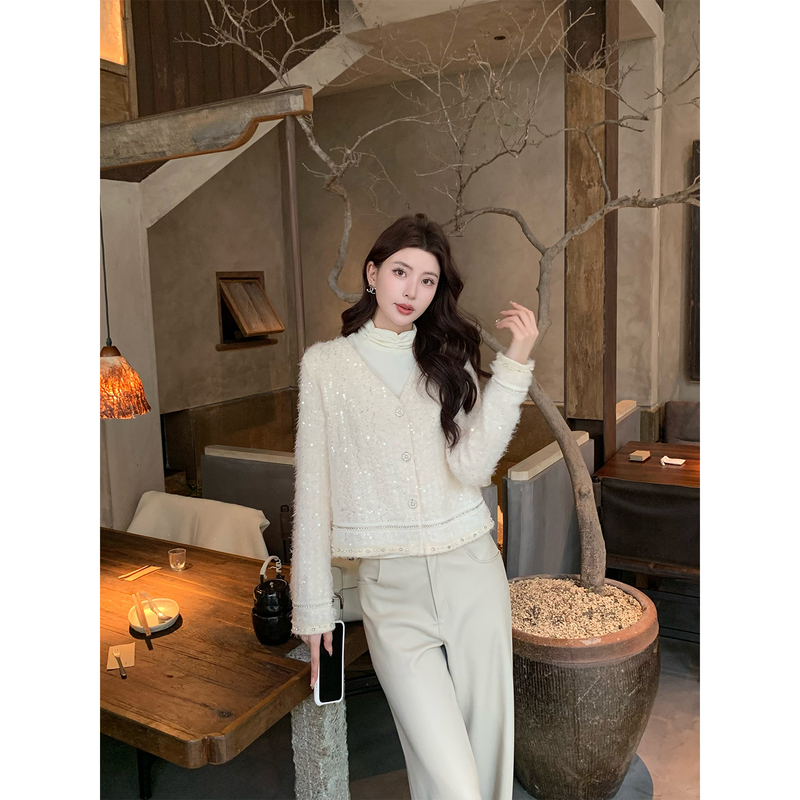 Kun【Belgium】Heavy-Duty Sequin Knit Sweater for Women, Winter Elegant Slim-Fit Top, New Style