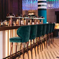 Темно-зеленый