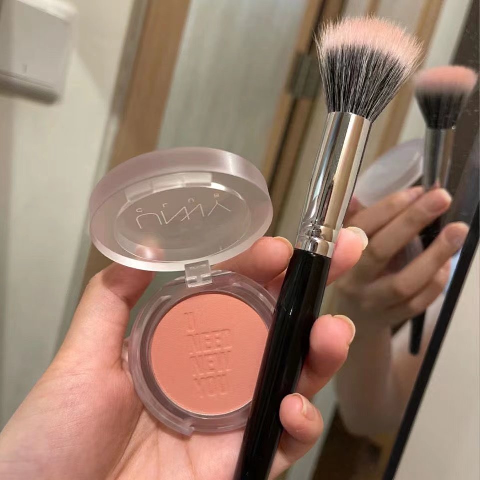 Dot color blush brushed large fine light frontal wool makeup brush with high light brushed flat head makeup beauty brush animal hair