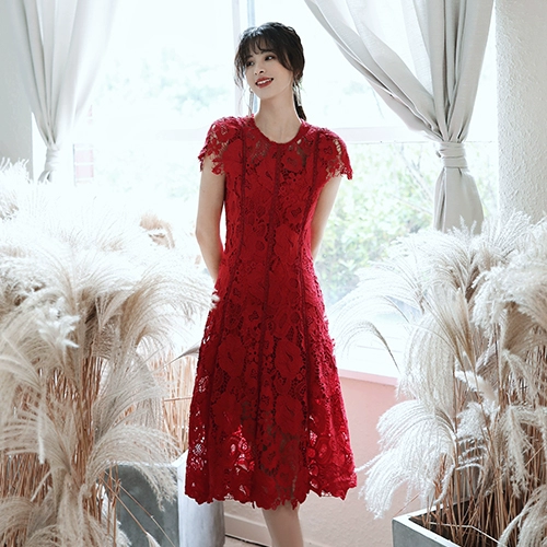 Бордовое вечернее платье, коллекция 2023