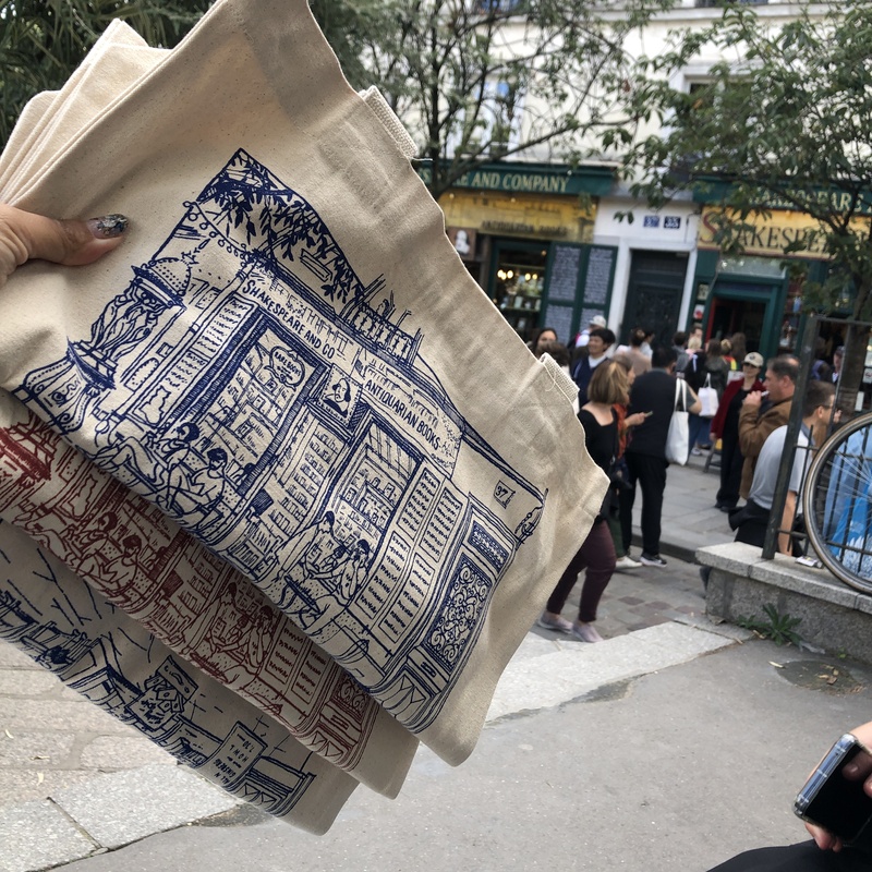 Shakespeare Canvas Tote Bag, Thickened, Red and Blue Double-Sided Printing, Purchased from a French Limited-Edition Bookstore in Paris Shakespeare Canvas Tote Bag, Thickened, Red and Blue Double-Sided Printing, Purchased from a French Limited-Edition Bookstore in Paris