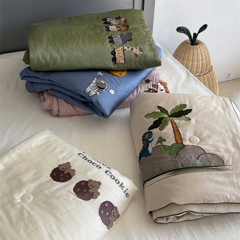 Summer children pure natural silk cartoon embroidered summer cool quilted by single washable soy air conditioning thin quilt silk slip quilt core