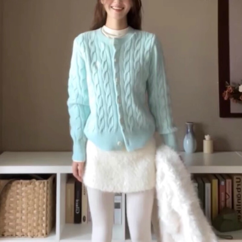Korean-Style Dopamine Mint Green Cable Knit Round Neck Sweater Jacket for Women, Winter Thickened Loose Casual High-End Top